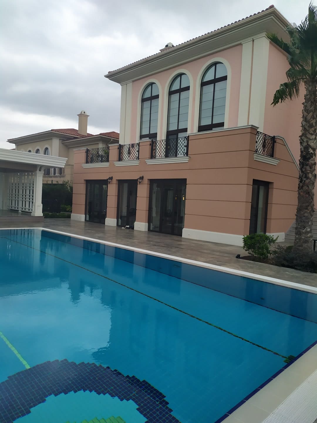 Pelikan Mansion